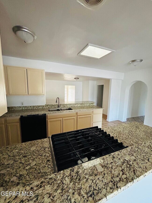 Building Photo - 805 Chile Pl