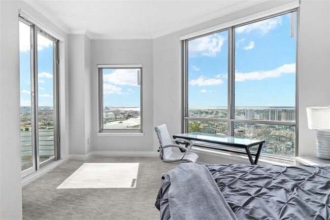 Building Photo - 449 S 12th St