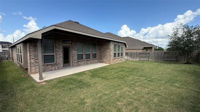 Building Photo - 13018 Hydeland Dr