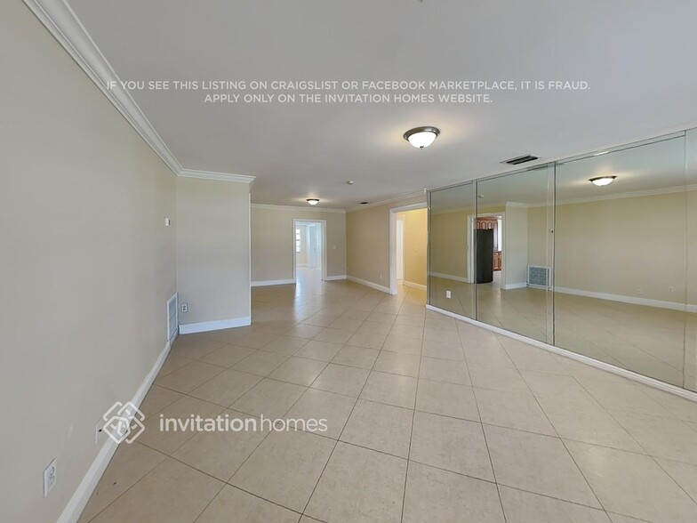 Building Photo - 10825 Jennifer Ln