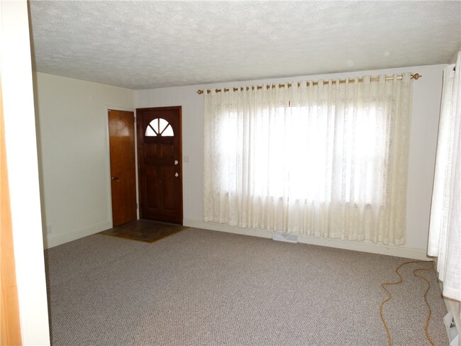 Building Photo - 146 Cutler Ave