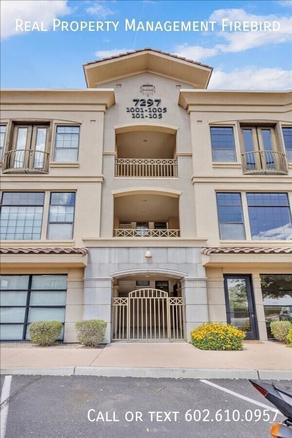 Primary Photo - 7297 N Scottsdale Rd