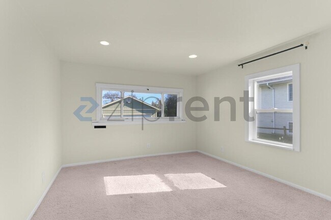 Building Photo - 5526 S Avon St