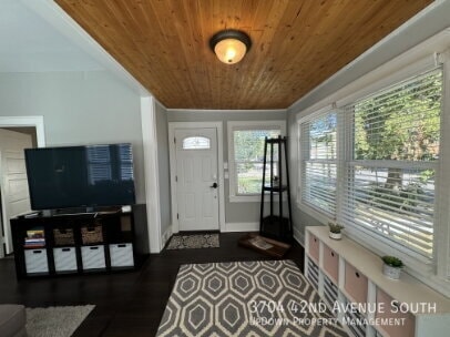 Building Photo - 3704 42nd Ave S