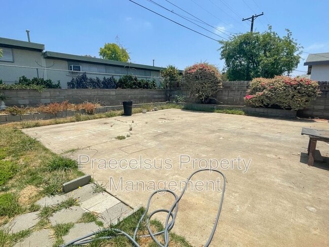 Building Photo - 7471 Blix St