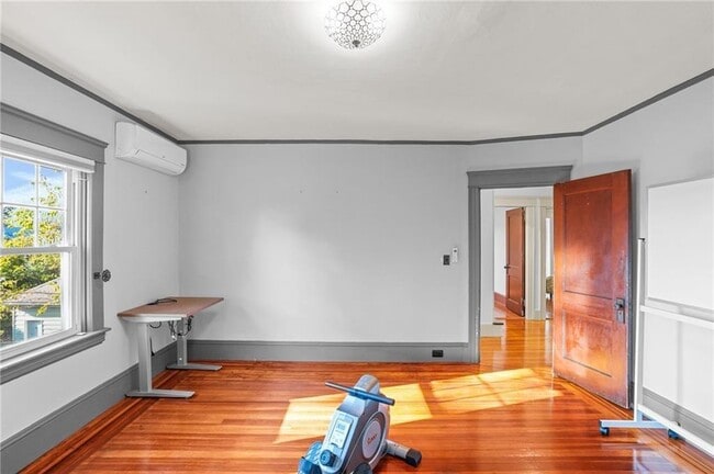 Building Photo - 36 Mt Hope Ave