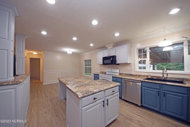 Building Photo - 158 State Rd 1319