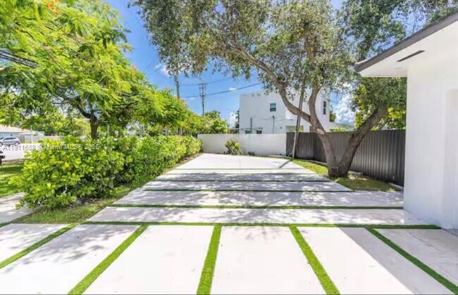 Building Photo - 9958 SW 216th St