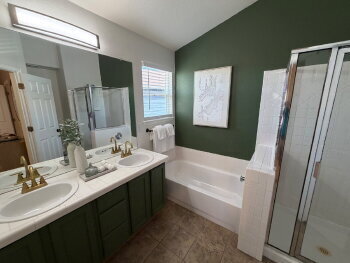 Building Photo - "4-Bedroom Home with 2.5 Baths in Picturesque Highlands Ranch! - Large private back yard!"