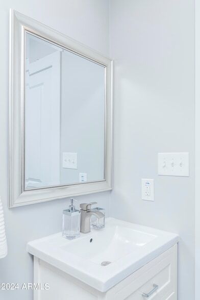 Building Photo - 7520 E McKnight Ave