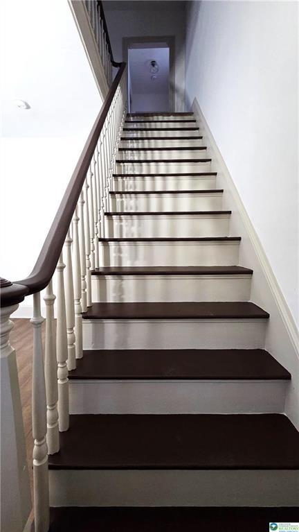 Building Photo - 735 W Broad St