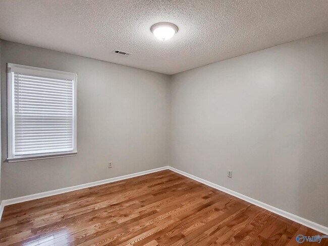 Building Photo - 116 Portal Ln