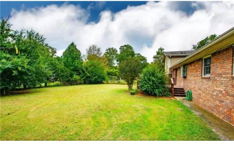 Building Photo - 3077 Laura Ln