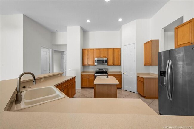 Building Photo - 2529 SW Park Meadows Trail