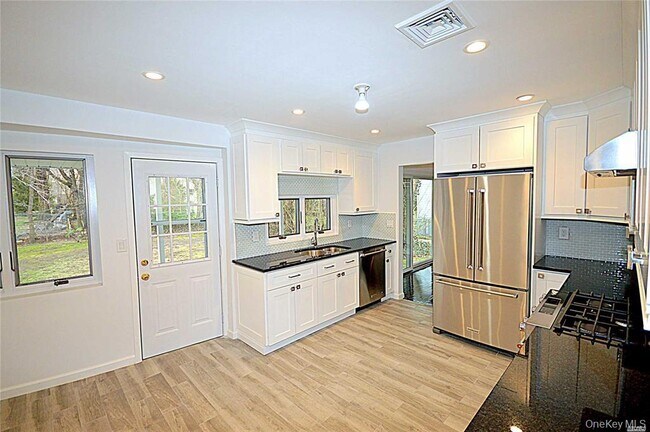 Building Photo - 5 Gilbert Rd