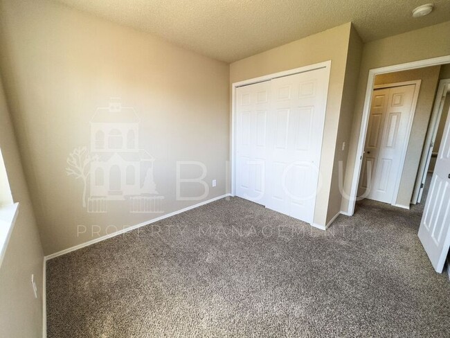 Building Photo - 850 Marshall Dr