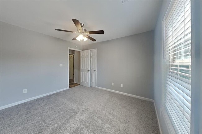 Building Photo - 1043 Foxhollow Tr