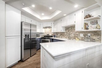 Building Photo - 600 The Strand N