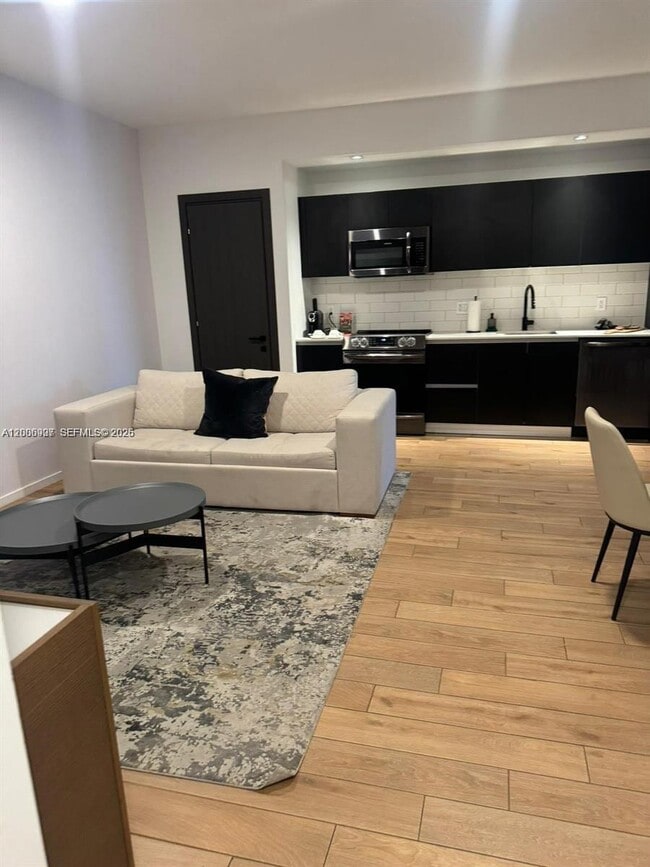 Building Photo - 398 NE 5th St