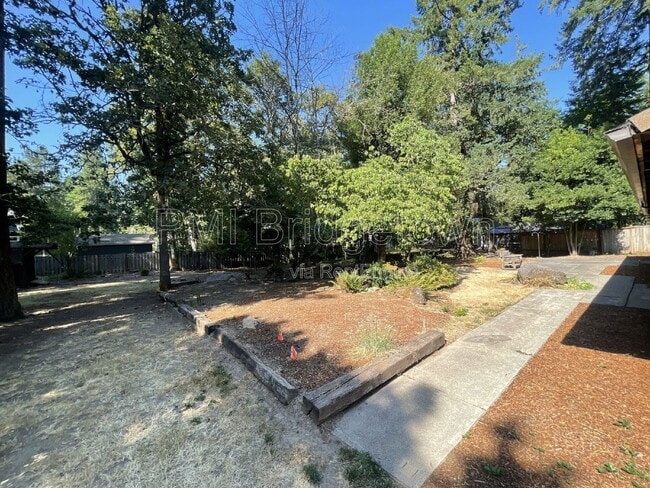 Building Photo - 5133 SW Timbergrove St