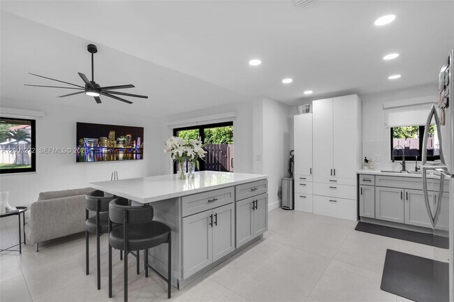 Building Photo - 250 SW 97th Terrace