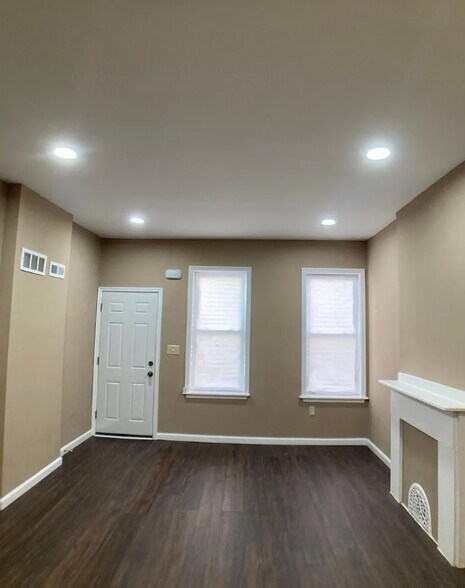 Building Photo - 2060 E Orleans St