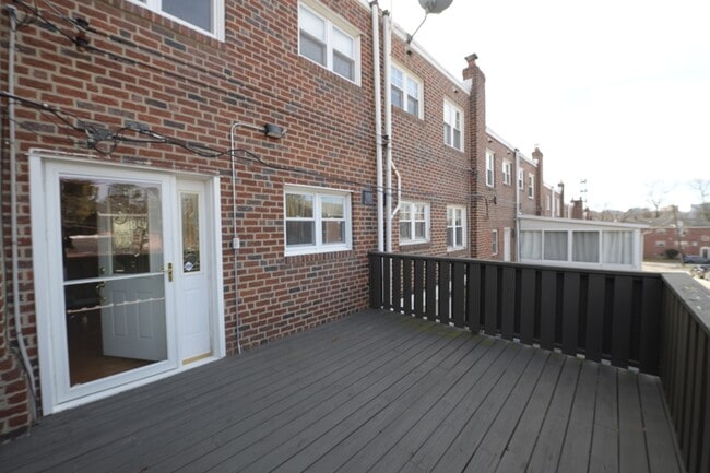 Building Photo - 3613 Weightman St