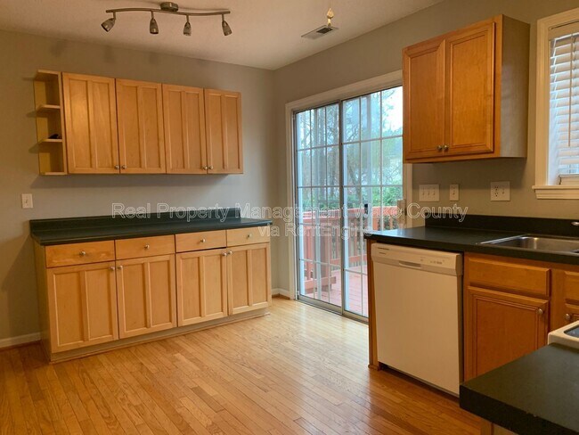 Building Photo - 400 Brierridge Dr