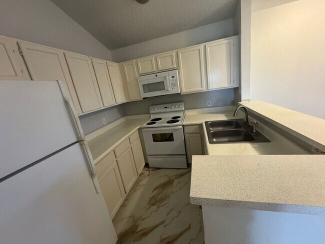 Building Photo - 6108 Abrams Rd