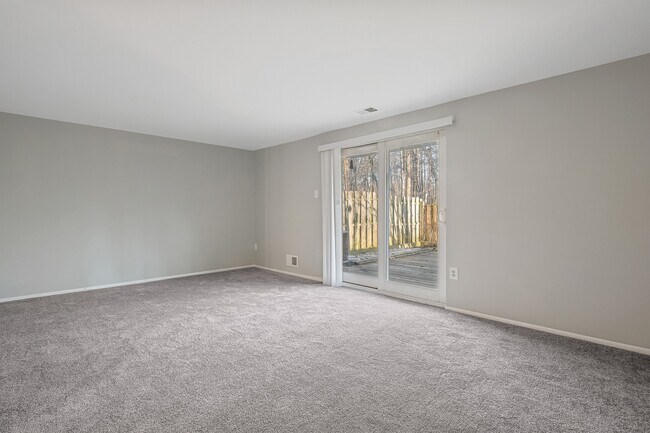 Building Photo - 10661 High Beam Ct