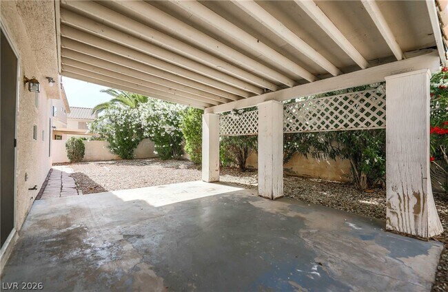 Building Photo - 2930 Seasons Ave