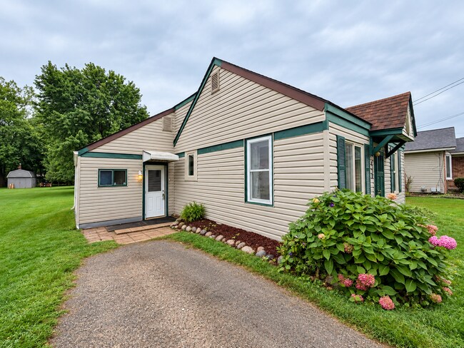 Building Photo - 6030 Cotter Ave