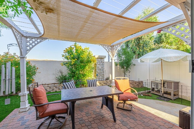 Building Photo - 3 Bedroom Home in The Gated Marigold Tract...