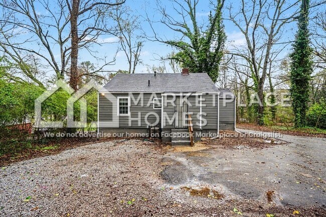 Building Photo - 5799 Redan Rd