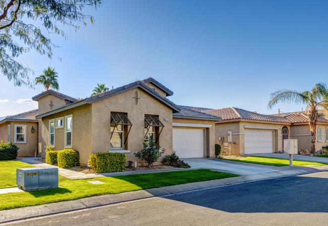 Primary Photo - 82731 Matthau Dr