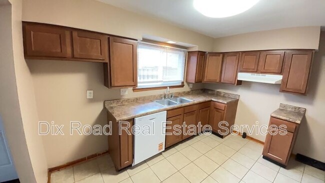 Building Photo - 677 Mark Ave