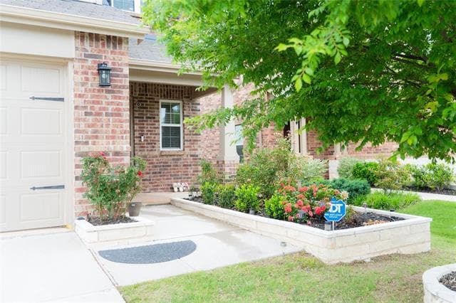 Building Photo - 415 Grenada Lk Dr