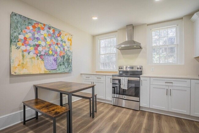 Building Photo - 840 Bobbin Mill Rd