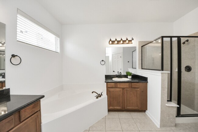 Building Photo - 1727 Aden Dr