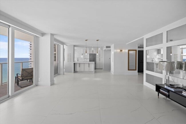 Building Photo - 4300 N Ocean Blvd