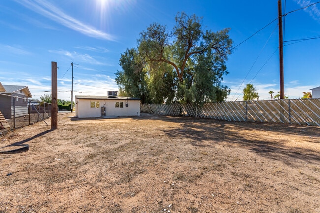 Building Photo - 550 W McMurray Blvd
