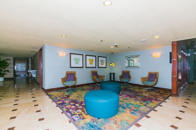 Building Photo - Marine Surf - Studio 1b 1parking! in Waikiki