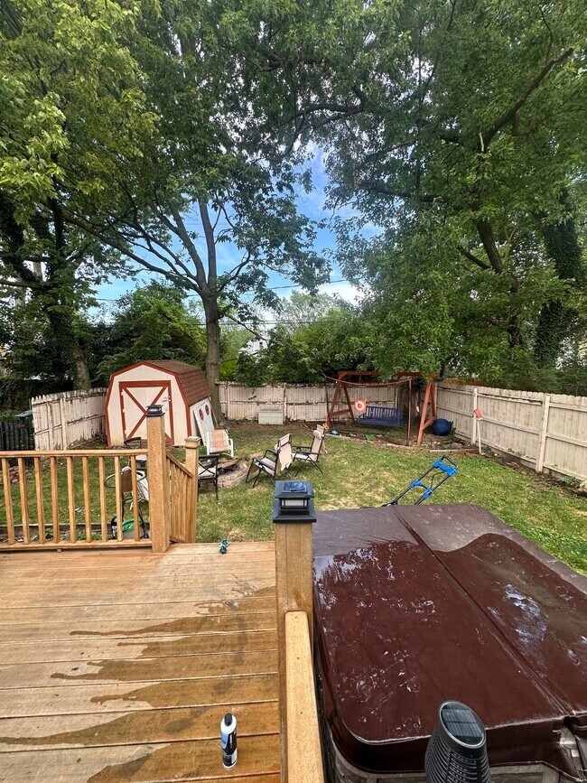 Backyard w/ Hot Tub - 1420 Meadow Rd