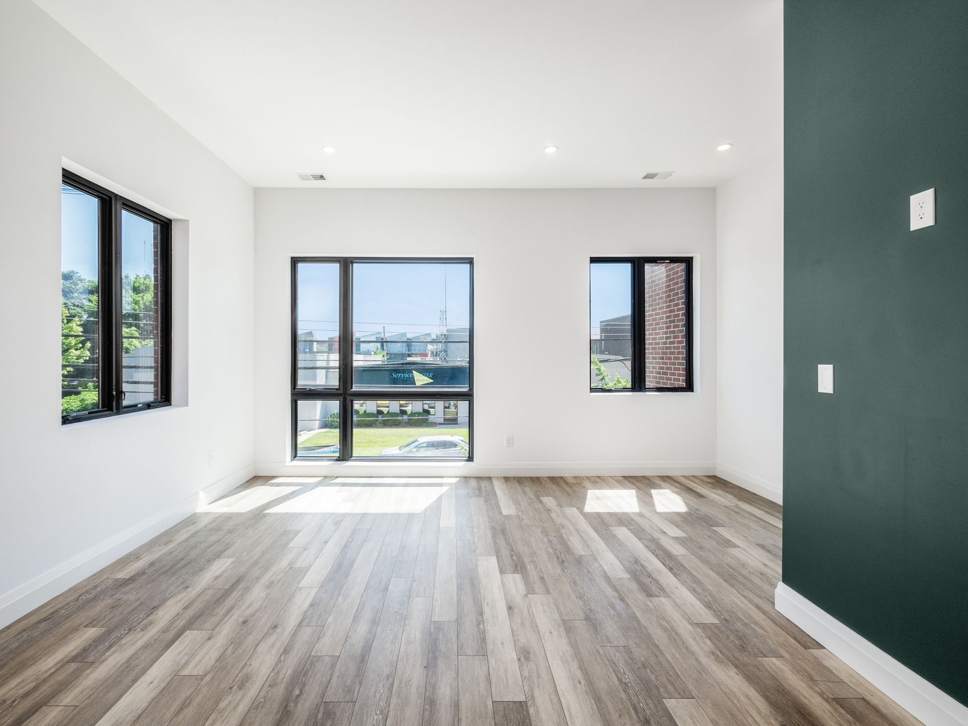 Building Photo - 911 N 4th St