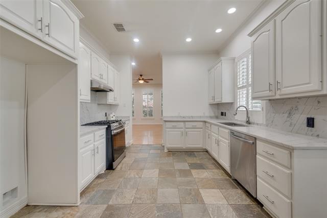 Building Photo - 3207 Cole Ave