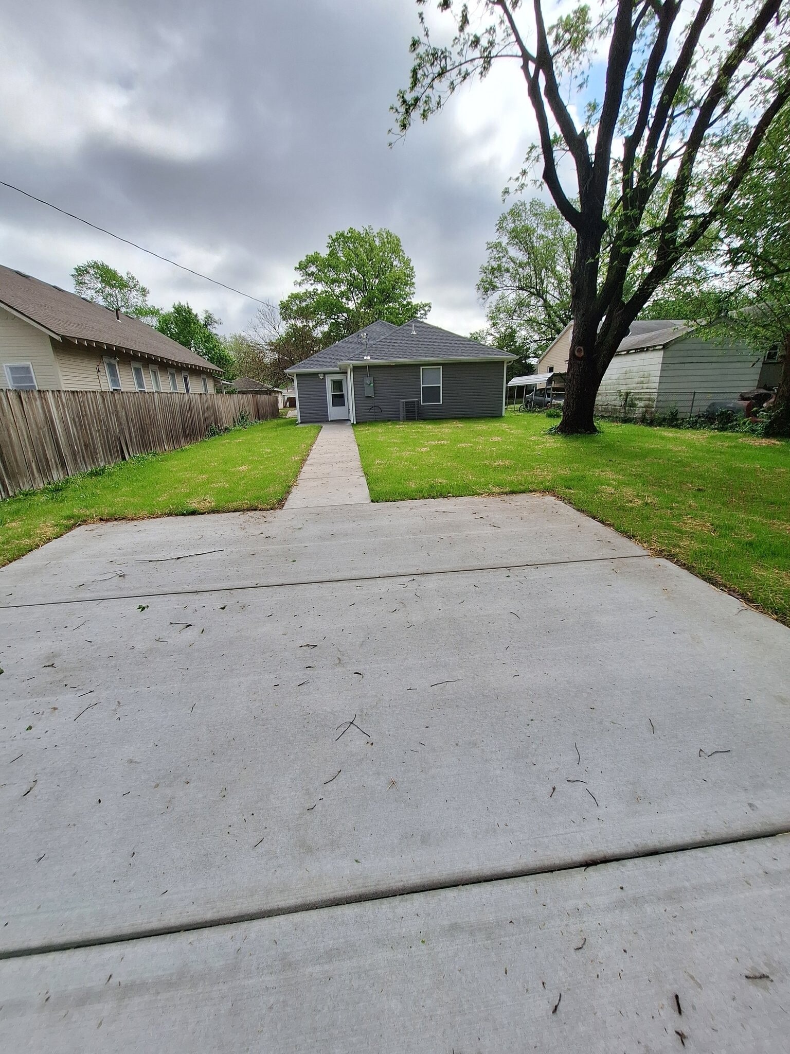 Building Photo - 1722 S Porter Ave