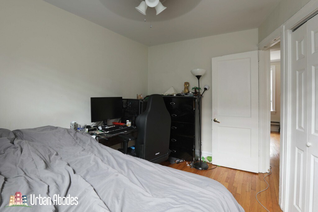 Building Photo - 816 W Cornelia Ave