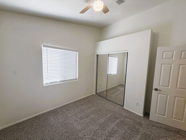 Building Photo - 3816 S 74th Dr