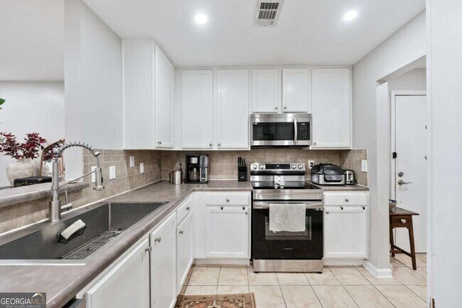 Building Photo - 3650 Ashford Dunwoody Rd NE