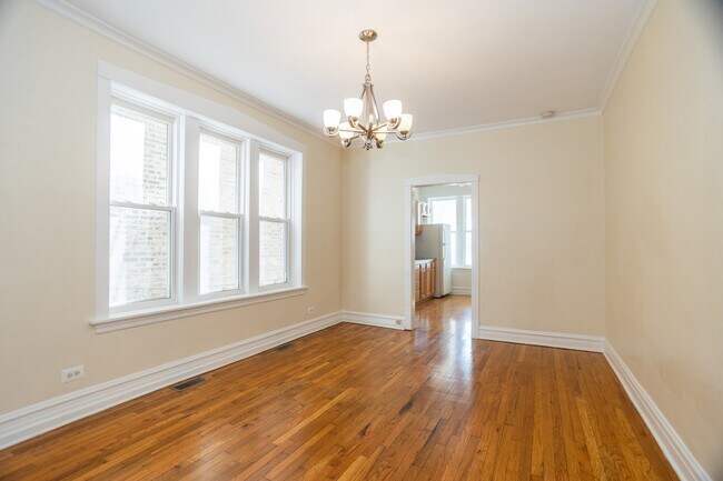 Building Photo - 3033 W Gunnison St